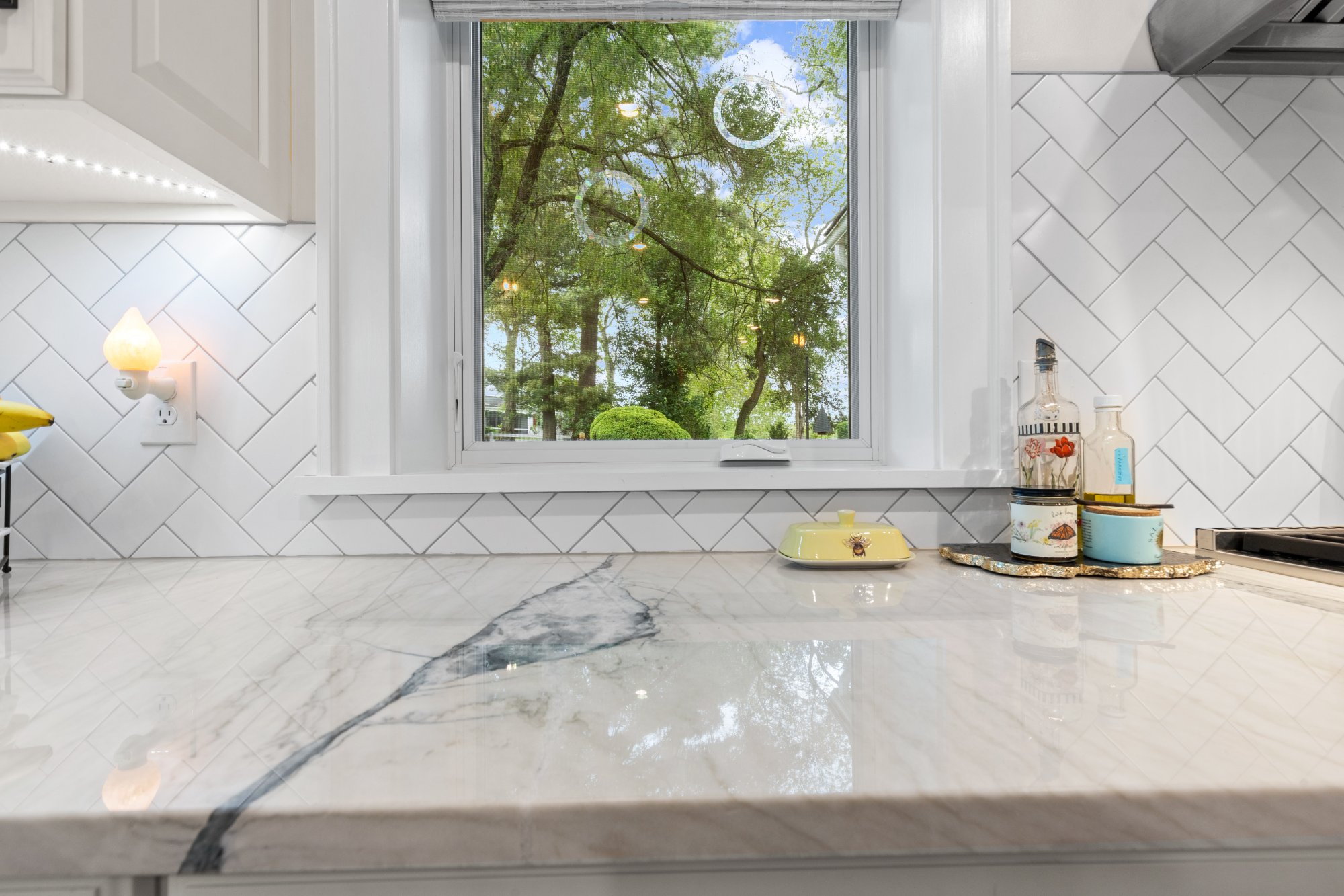 Marble countertop with dramatic veining — Greenspring Valley